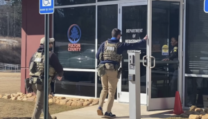 川普本人在2月2日的一次采访中，呼吁共和党官员“接管”(take over)15个州的投票程序（未指明具体州份），并表示：“我们应当接管投票事务——至少在15个地区接管投票。共和党人应当将投票全国化(nationalize)。” 这一惊人的“将选举国家化”的说法进一步激化外界对联邦政府干预选举事务的担忧，并引发强烈警惕。